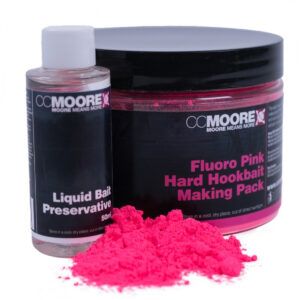 El CC Moore Fluoro Pink Pop Up Making Pack es una mezcla altamente eficaz diseñada para crear cebos flotantes de color rosa flúor.