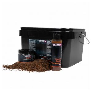 El CC Moore Squid Bag Mix Pack es una combinación de mezcla sólida y líquido atrayente creada para maximizar el rendimiento de las presentaciones en PVA.