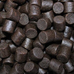 Coppens Pellet Premium Halibut High Oil 14mm es un pellet de alto rendimiento, formulado para ofrecer una atracción instantánea y prolongada.