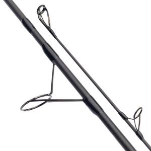 Daiwa Caña Crosscast Carp Z 13ft 3.75lb está diseñada para pescadores exigentes que buscan lo mejor en rendimiento y fiabilidad.