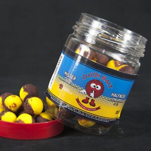 Los Dudi Baits Mister Dudi Pineapple Halfness 20mm representan una innovación única en el mundo del carpfishing: mitad boilie denso, mitad pop-up flotante.
