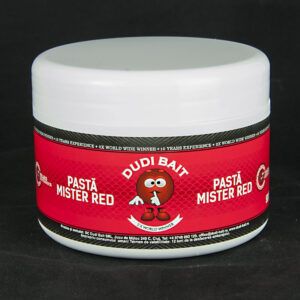 La Dudi Baits Pasta Mister Red Super Hot 500g está elaborada con la misma mezcla base que los reconocidos boilies solubles Mister Red.