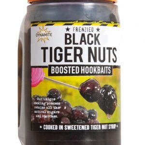 Las Dynamite Baits Frenzied Tiger Nuts Black chufas negras de anzuelo sin conservantes, elaboradas con el característico proceso “cocinadas en el tarro”.