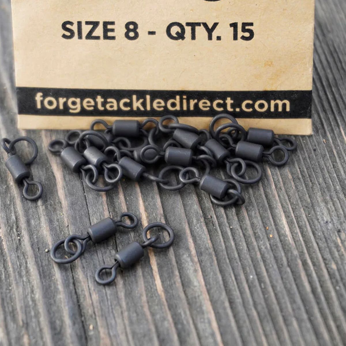 El Forge Tackle Swivel With Ring Size 8 es un giratorio con anilla integrada diseñado para ofrecer máxima libertad de movimiento y eficacia