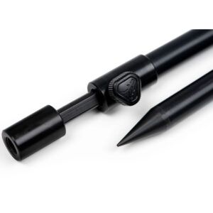 Fox Pica Anodizado Negro 30cm es una pica delgada, ligera y resistente, diseñada para ofrecer máxima estabilidad en tus Set Up.