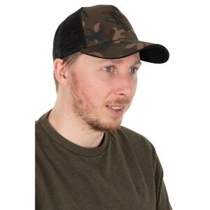 La Fox Gorra Camo Trucker combina estilo y funcionalidad en partes iguales. Es transpirable, duradera y se adapta con facilidad a cualquier entorno.