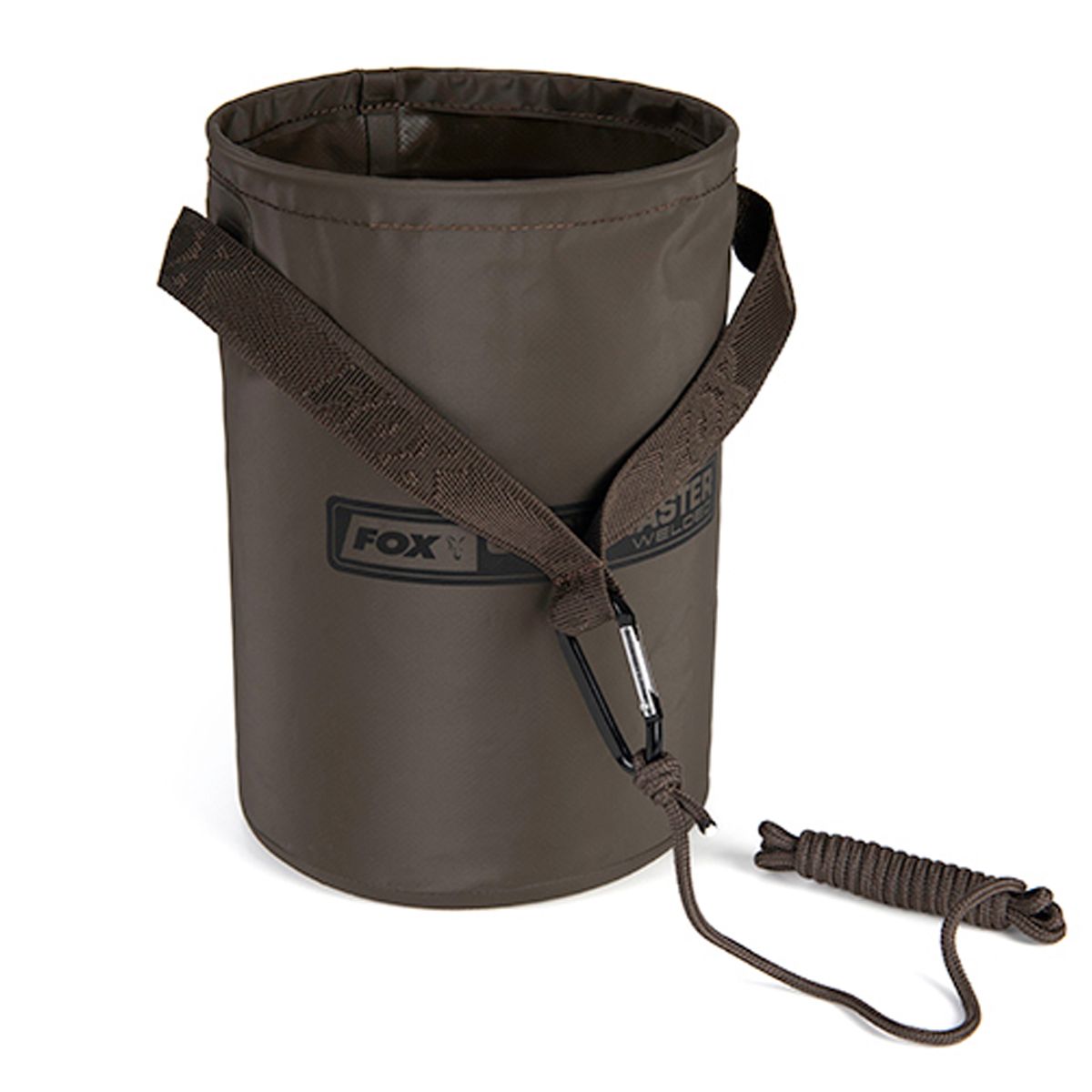 El Fox Carpmaster Cubo Plegable de 4,5 litros es un accesorio práctico y versátil que no puede faltar en tu equipo de pesca.