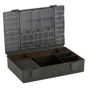 La Fox Edges Loaded Tackle Box Medium es la versión lista para usar pensada para pescadores que buscan organización, capacidad y comodidad.