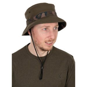 El Fox Gorro Khaki Camo Boonie es la elección perfecta para quienes buscan protección, comodidad y estilo en sus jornadas al aire libre.