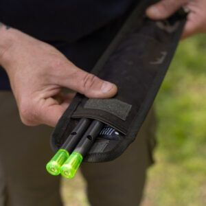 La Korda Compac Funda Para Picas Dark Kamo ideal para pescadores de carpfishing que buscan transportar y proteger sus picas de manera segura.