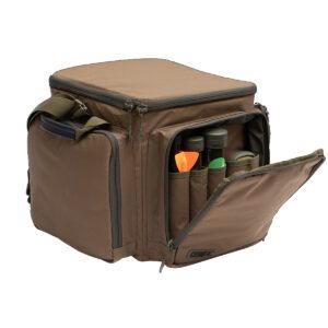 El Korda Compac Bolso Cube está diseñado para pescadores que buscan mantener su equipo perfectamente organizado durante cada sesión.