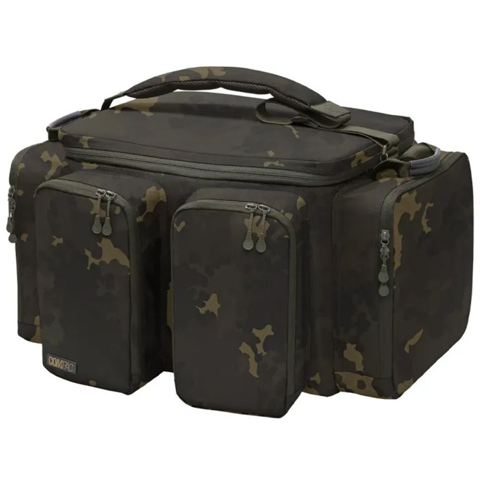 El Korda Compac Carryall Dark Kamo-M es mucho más que una simple bolsa de transporte. Su diseño está pensado para adaptarse a cualquier escenario.