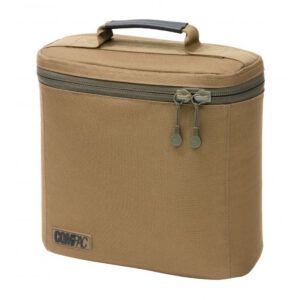 El Korda Compac Small Cool Bag es una bolsa isotérmica compacta, ligera y muy resistente, diseñada especialmente para mantener tu cebo o comida fresca.