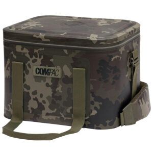 La Korda Compac Nevera 14L perfecta para cualquier pescador de carpfishing que busca mantener su cebo para carpas, comida o bebidas frescas.