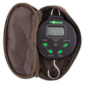 La Korda Compac Funda Báscula Digital ofrecee la máxima protección y funcionalidad a tu báscula digital, asegurando que se mantenga en perfecto estado.