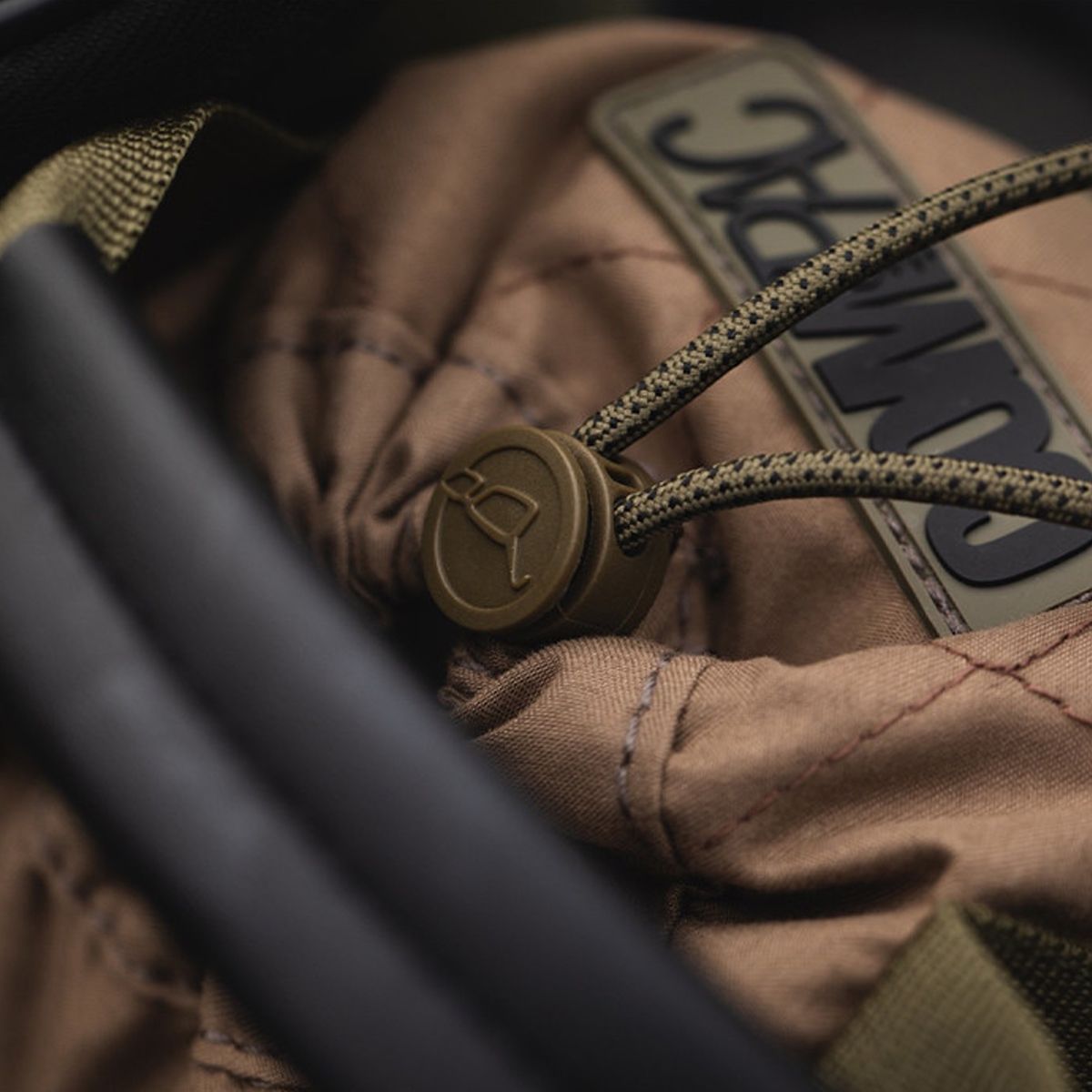 La Korda Compac Bolsa Plomos es la solución para mantener tus plomos de pesca organizados, protegidos y siempre a mano durante tus sesiones de carpfishing.