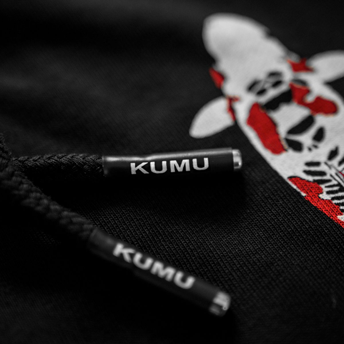 Kumu Sudadera Tall Tales Negro-XL - Imagen 2