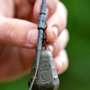 Nash Plomo Dumpy Gripper Swivel Lead 127gr 4.5oz Su diseño es un híbrido único de peso hacia adelante, combinado con púas de agarre.