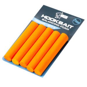 Nash Hookbait Balancing Foam Orange es un accesorio indispensable para pescadores que buscan controlar con precisión la presentación de sus cebos.