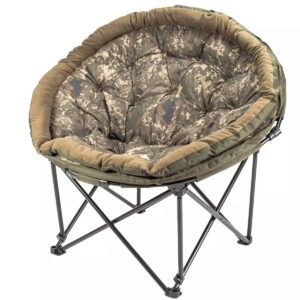 La Nash Indulgence Moon Chair es sinónimo de lujo y confort en la pesca moderna. Esta versión actualizada mantiene la famosa comodidad que la hizo popular.