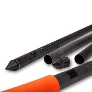 Cuando se trata de localizar las zonas clave en el lecho del lago para tu cebadero, el Nash Prodding Stick Kit es tu mejor aliado.