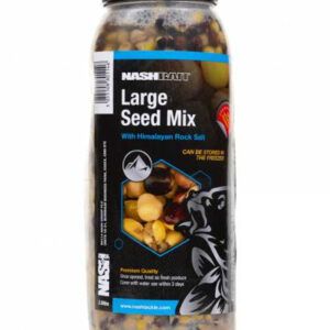 El Nash Seed Mix Large combina Maple Peas, garbanzos y maíz rojo y amarillo, ofreciendo una fórmula nutritiva y atractiva para carpas exigentes.