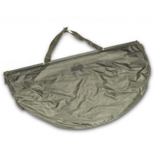 El Nash Tackle Saco de Pesaje ha sido diseñado para ofrecer máxima seguridad y precisión durante el pesaje de carpas y otras especies grandes.