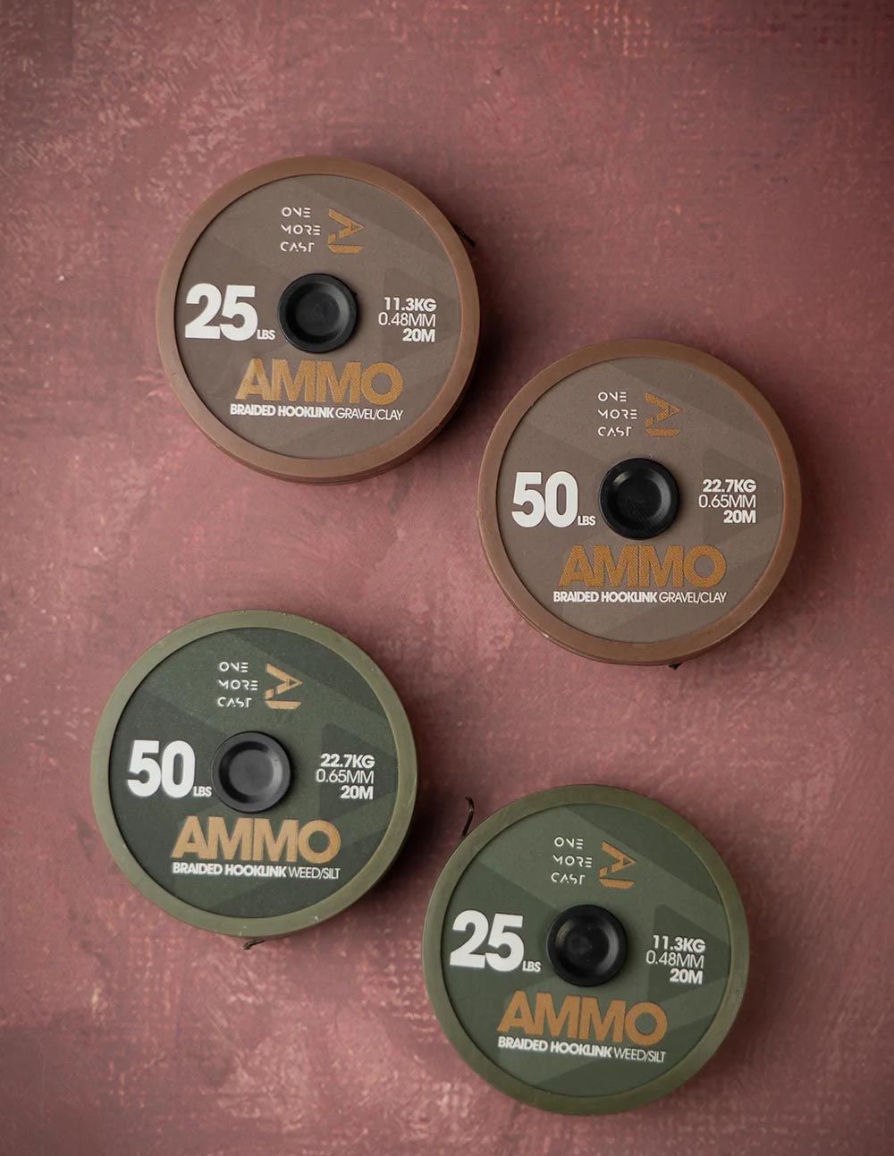 One More Cast AMMO Weed-Silt 50lb combina resistencia, discreción y versatilidad, convirtiéndose en un componente esencial para pescadores.