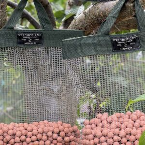 El One More Cast Bolsa Anti Mordeduras —conocida como Ratbag— es tu solución definitiva para proteger el cebo de roedores curiosos.