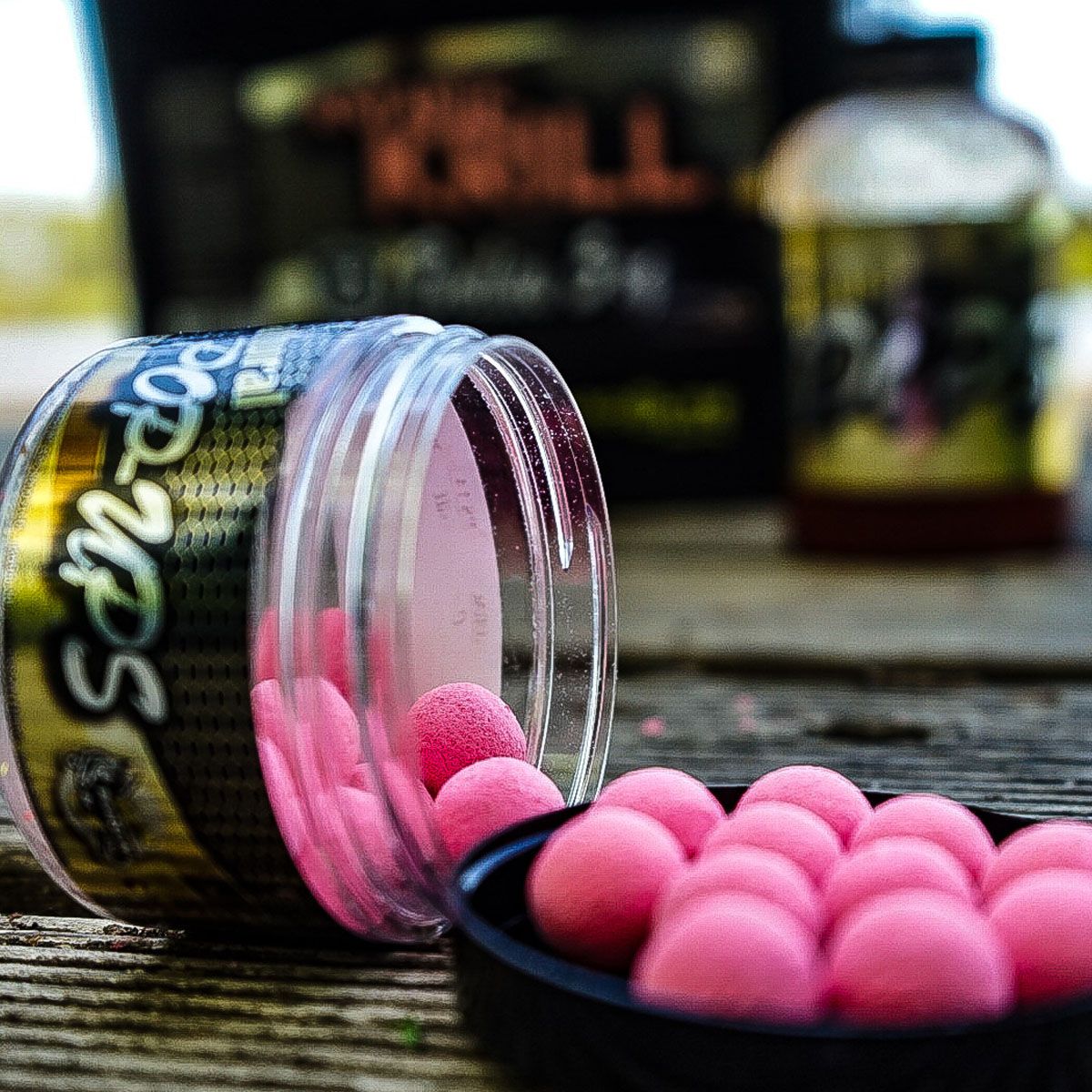 Pro Elite Baits Gold Floro Rosa Pop Up Antartic Krill 14mm 50ml - Imagen 3