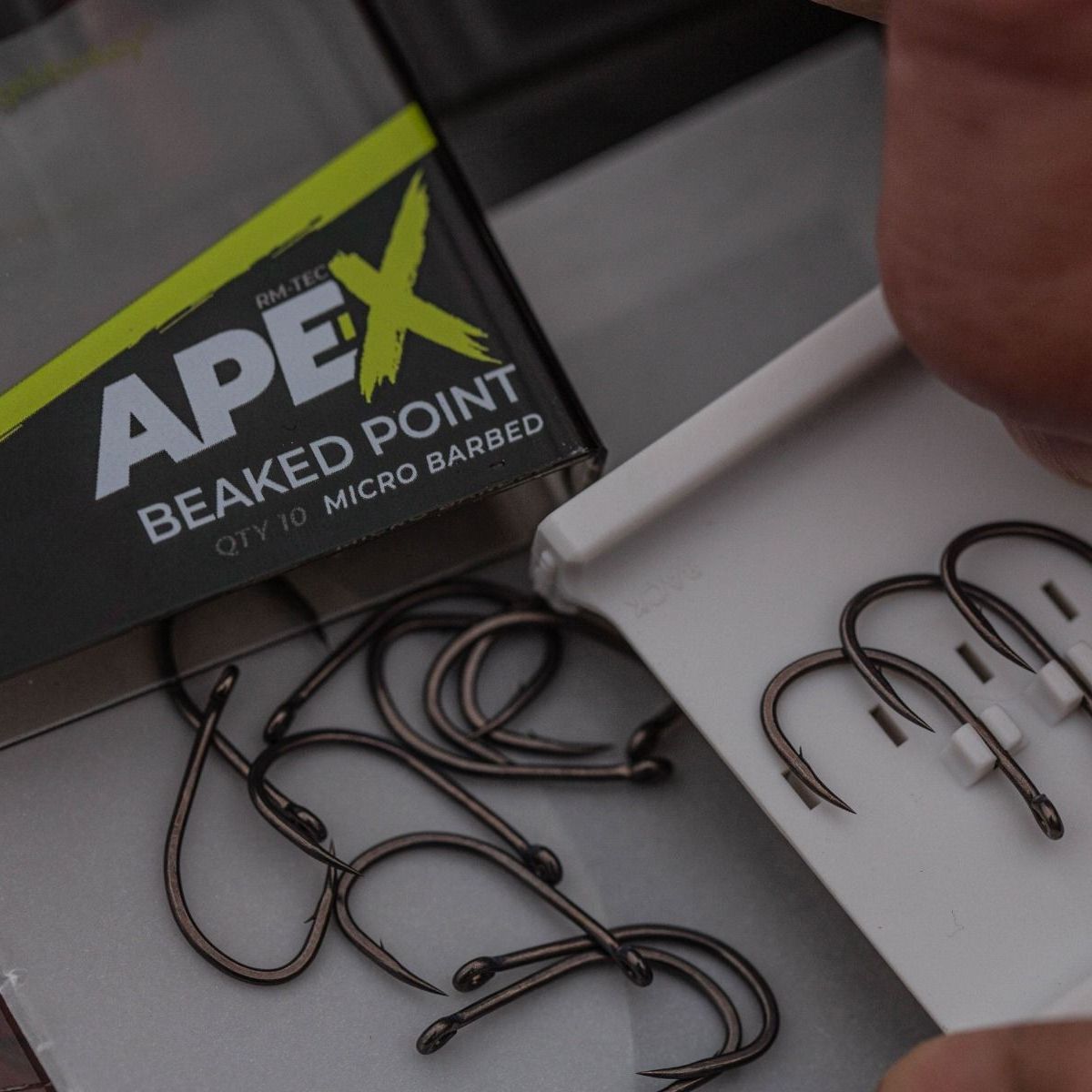 RidgeMonkey Pack 25uds Ape-X Beaked Point Barbed Bulk Nº6 - Imagen 7
