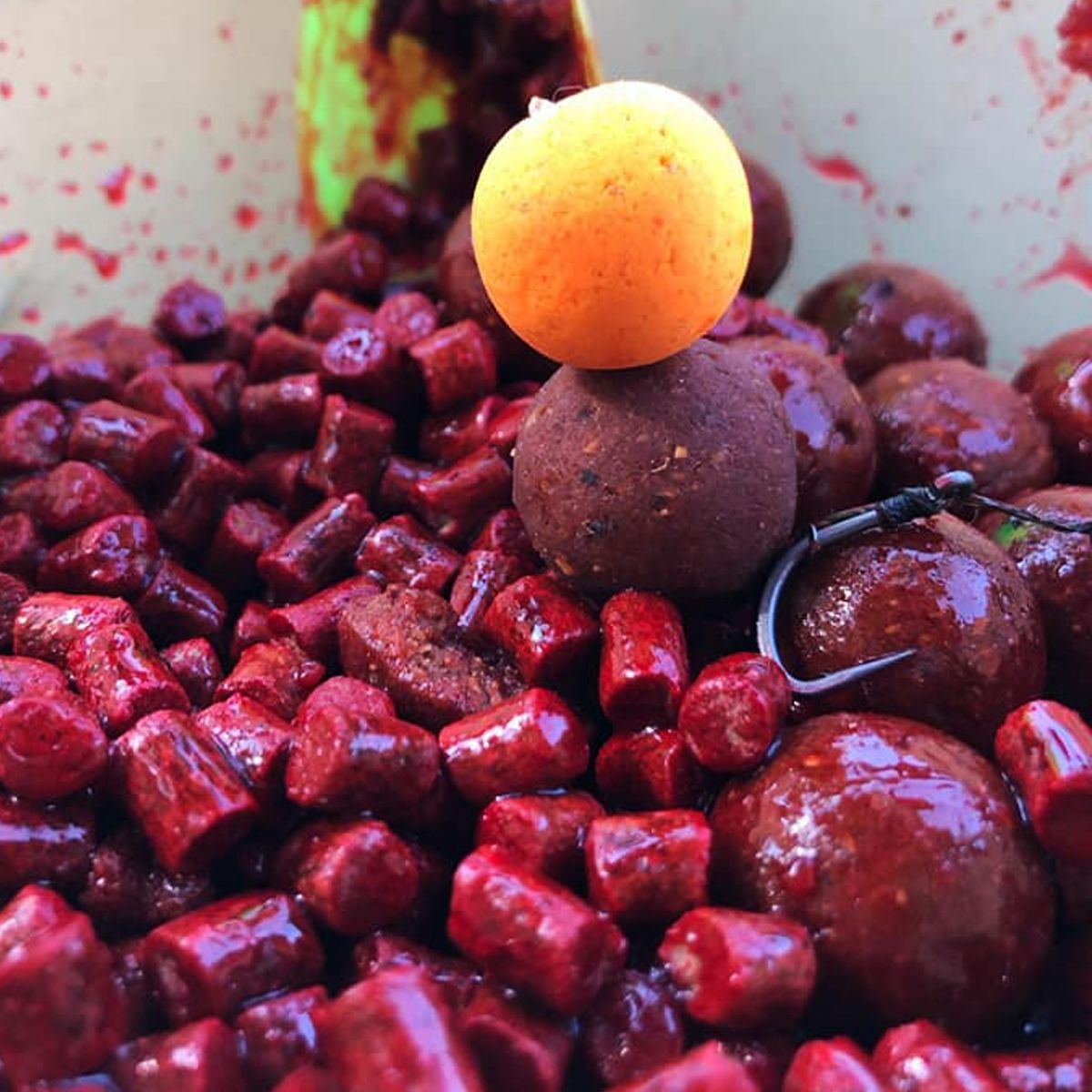 SBS 20+ Premium Boilies Wafters Tuna & Black Pepper 20/24/30mm 250gr - Imagen 2