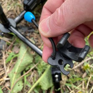 Sonik Stanz Bloqueador de Caña es una solución práctica, discreta y eficaz para mantener tus cañas firmemente sujetas en el soporte.