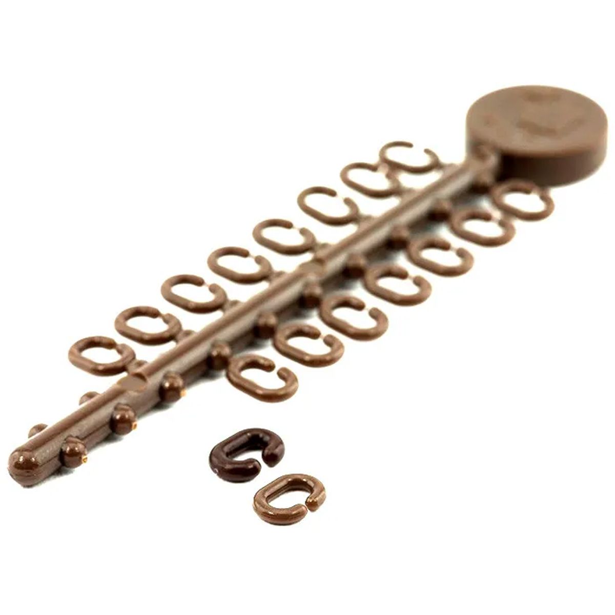 Los Thinking Anglers C-Clips 6lb son pequeños clips en forma de “C” diseñados para ofrecer una solución práctica, fiable y segura en los montajes.