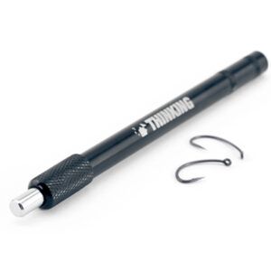El Thinking Anglers Hook Honer es una herramienta indispensable para mantener tus anzuelos siempre en perfectas condiciones de uso.