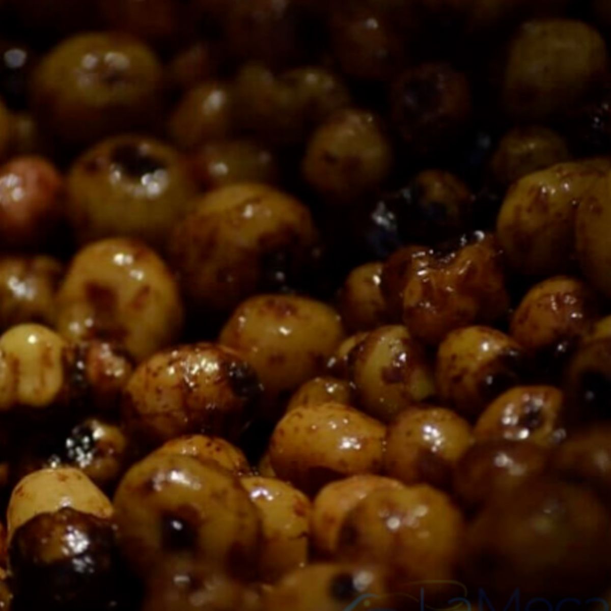 El Vitalbaits Prepared Tigernuts es un mix de chufas naturales cocidas y listas para usar, especialmente diseñado para la pesca de carpas.