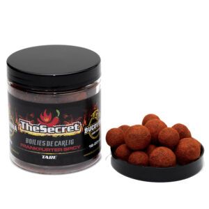 Los Bucovina Baits Boilies Solubles The Secret Frankfurter Spicy 16–20mm perfectos para los pescadores de carpfishing que buscan un cebo selectivo.
