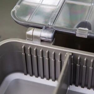Forge Tackle Tactical Box 2 es la solución perfecta para pescadores móviles que buscan organización, resistencia y practicidad.