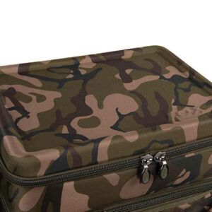 La Fox Camolite Bolsa Isotérmica Con Accesorios 2 Personas está diseñada para pescadores que buscan comodidad, organización y practicidad.