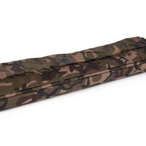 Fox Camolite Asiento de Barco está diseñado para ofrecer la máxima comodidad y protección durante tus jornadas de pesca en embarcación.