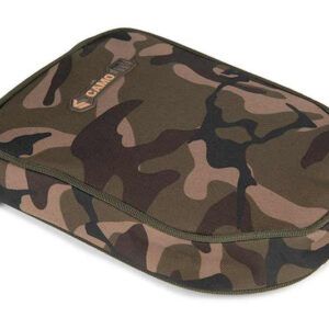 Fox Camolite Bolsa Para Báscula está diseñada para almacenar y proteger grandes balanzas de esfera de manera segura y práctica.