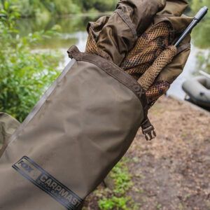 La Fox Funda Antiolor Estandar es la solución perfecta para mantener tus redes de aterrizaje y eslingas limpias, organizadas y libres de olores.