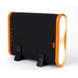 Fox Batería Portátil Halo 48k mAh es una batería portátil de alto rendimiento, diseñada específicamente para pescadores y entusiastas del aire libre.