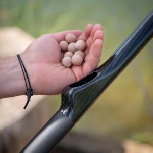 Fox Rangemaster Kobra Stick C20 20mm es un accesorio indispensable para los pescadores de carpas que buscan precisión, ligereza.