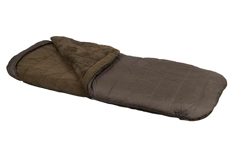 Fox Saco de Dormir Voyager XL es un saco de dormir cálido y confortable para 4 estaciones, ideal para pescadores y acampadas prolongadas.