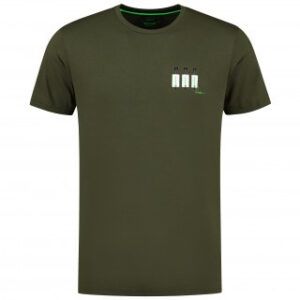 Korda Camiseta LE Bobbin Oliva- L lleva nuestra popular Minimal Tee al siguiente nivel, combinando comodidad, estilo y funcionalidad en una sola prenda.