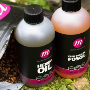 Mainline Oils Feed Inducing Fosoil 250ml es un aceite diseñado específicamente para inducir la alimentación de los peces y mejorar la eficacia de tus cebos.