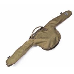 Muévete ligero, pesca con confianza y lleva tu caña completamente protegida contra golpes La funda Nash Dwarf cuida lo que más valoras.