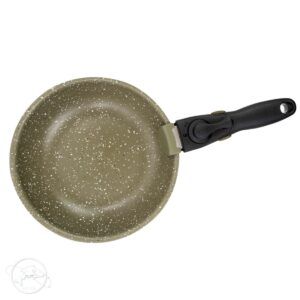 Trakker Sarten-M es parte de una gama de utensilios de cocina de alto rendimiento diseñada para ofrecer calidad profesional en tus sesiones de pesca.
