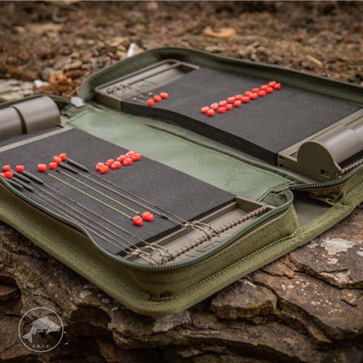 Trakker NXG Estuche para Montajes Su diseño robusto permite almacenar los montajes rectos y sin deformaciones evitando tener que rehacerlos.